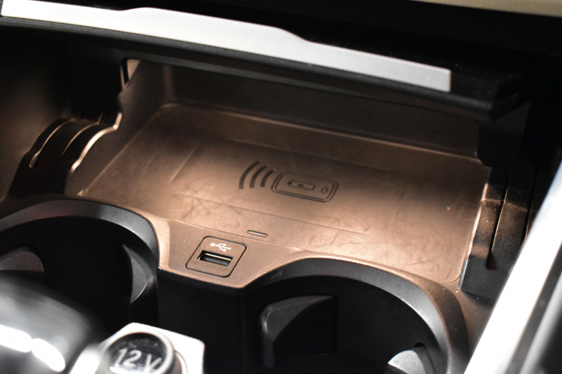 BMW 3シリーズ 320i Mｽﾎﾟｰﾂ ﾊｲﾗｲﾝP ﾋｰﾀｰ付白革 全周囲ｶﾒﾗ ﾜｲﾔﾚｽ充電 ﾌﾙｾｸﾞTV 追従ACC LCW 衝突軽減B 車線逸脱&歩行者警告 ﾗｲﾌﾞｺｯｸﾋﾟｯﾄ ｱｯﾌﾟﾙｶｰﾌﾟﾚｲ ﾌﾙｾｸﾞ ｳｯﾄﾞｲﾝﾃﾘｱ 2年保証