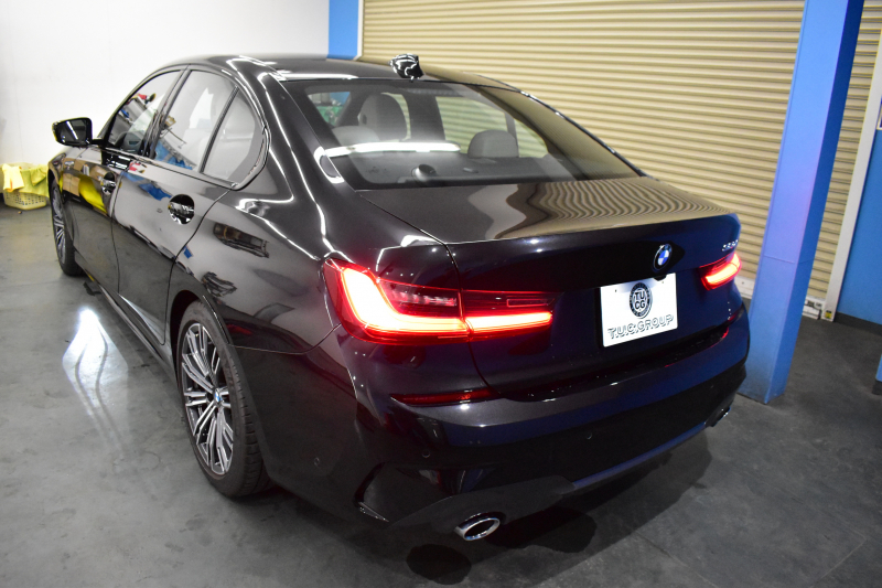 BMW 3シリーズ 320i Mｽﾎﾟｰﾂ ﾊｲﾗｲﾝP ﾋｰﾀｰ付白革 全周囲ｶﾒﾗ ﾜｲﾔﾚｽ充電 ﾌﾙｾｸﾞTV 追従ACC LCW 衝突軽減B 車線逸脱&歩行者警告 ﾗｲﾌﾞｺｯｸﾋﾟｯﾄ ｱｯﾌﾟﾙｶｰﾌﾟﾚｲ ﾌﾙｾｸﾞ ｳｯﾄﾞｲﾝﾃﾘｱ 2年保証