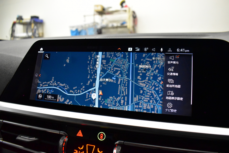 BMW 3シリーズ 320i Mｽﾎﾟｰﾂ ﾊｲﾗｲﾝP ﾋｰﾀｰ付白革 全周囲ｶﾒﾗ ﾜｲﾔﾚｽ充電 ﾌﾙｾｸﾞTV 追従ACC LCW 衝突軽減B 車線逸脱&歩行者警告 ﾗｲﾌﾞｺｯｸﾋﾟｯﾄ ｱｯﾌﾟﾙｶｰﾌﾟﾚｲ ﾌﾙｾｸﾞ ｳｯﾄﾞｲﾝﾃﾘｱ 2年保証