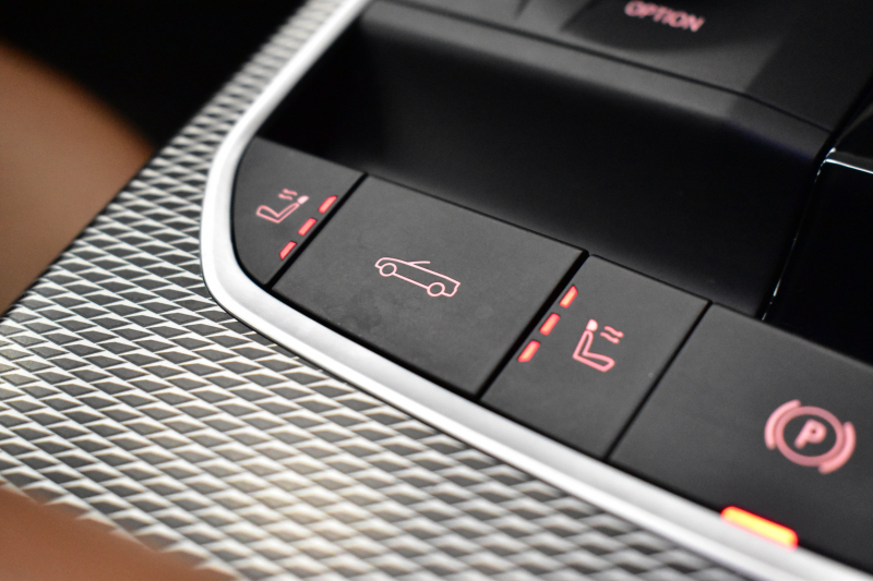 BMW 4シリーズ 420i ｶﾌﾞﾘｵﾚ Mｽﾎﾟｰﾂ ﾌｧｽﾄﾄﾗｯｸ&ｺﾝﾌｫｰﾄP ﾚｰｻﾞｰLED ﾋｰﾀｰ付ｺﾆｬｯｸ革 ｴｱｶﾗｰ 可変Mｻｽ Mｽﾎﾟｰﾂﾌﾞﾚｰｷ 全周囲ｶﾒﾗ ﾌﾙｾｸﾞ  ﾗｲﾌﾞｺｯｸﾋﾟｯﾄﾀｯﾁﾊﾟﾈﾙﾅﾋﾞ LCW Apple Car Play 19AW 2年保証