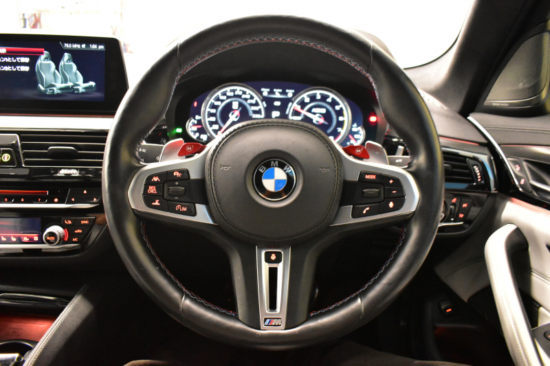 BMW Mシリーズ M5 V8ﾂｲﾝﾀｰﾎﾞ600馬力 MxDrive（4WD/2WD切替可）ｺﾝﾌｫｰﾄP  全席ﾋｰﾀｰ&前席ﾍﾞﾝﾁﾚｰｼｮﾝ&ﾏｯｻｰｼﾞ付白革 ﾅｲﾄﾋﾞｼﾞｮﾝ ｽﾃｱﾘﾝｸﾞﾋｰﾀｰ ｱﾝﾋﾞｴﾝﾄｴｱP  追従ACC LCW LEDﾍｯﾄﾞﾗｲﾄ HUD ﾀﾞｰｸｶｰﾎﾞﾝｱﾙﾐｲﾝﾃﾘｱ 液晶ﾒｰﾀｰ 3Dﾋﾞｭｰ 20AW 2年保証