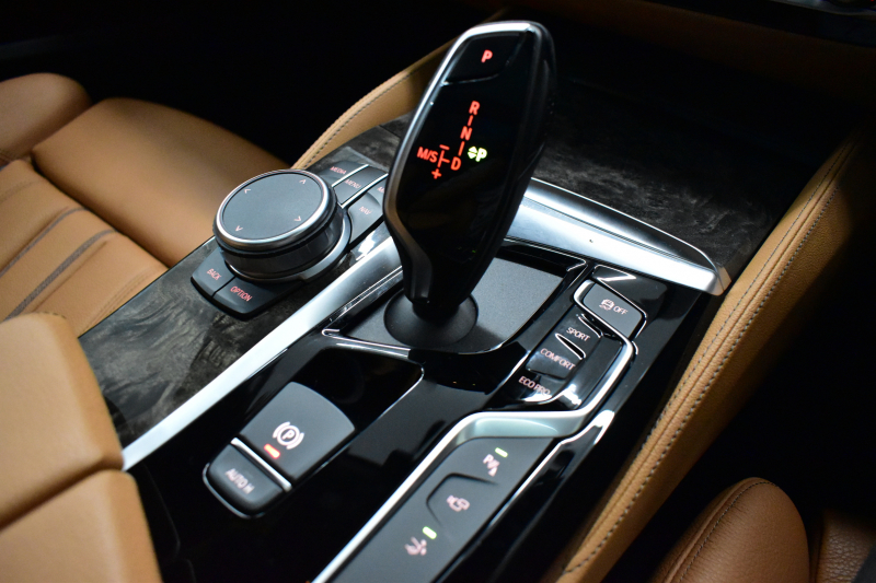 BMW 6シリーズ 630iｸﾞﾗﾝﾂｰﾘｽﾓ Mｽﾎﾟｰﾂ ﾊﾟﾉﾗﾏｻﾝﾙｰﾌ 全席ﾋｰﾀｰ付茶革 全面液晶ﾒｰﾀｰ  ﾊｰﾏﾝｶｰﾄﾞﾝｻｳﾝﾄﾞ LEDﾍｯﾄﾞﾗｲﾄ 追従ACC HUD 衝突軽減ﾌﾞﾚｰｷ 車線変更 &逸脱&歩行者警告 ﾀｯﾁﾊﾟﾈﾙﾅﾋﾞ 全周囲ｶﾒﾗ3Dﾋﾞｭｰ 4ｿﾞｰﾝAC  電動Rｹﾞｰﾄ 2年保証