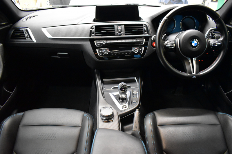 BMW Mシリーズ M2 ｺﾝﾍﾟﾃｨｼｮﾝ MDCT 7速DCT LCI後期  ﾊｰﾏﾝｶｰﾄﾞﾝ 専用410馬力ｴﾝｼﾞﾝ LEDﾍｯﾄﾞﾗｲﾄ&ﾃｰﾙ ﾋｰﾀｰ付黒革 ﾀｯﾁﾊﾟﾈﾙHDDﾅﾋﾞBｶﾒﾗ 19AW 衝突軽減ﾌﾞﾚｰｷ 車線逸脱＆歩行者警告  Mｼｰﾄﾍﾞﾙﾄ 2年保証