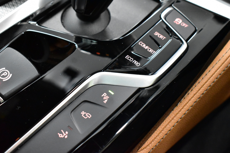 BMW 6シリーズ 623dｸﾞﾗﾝﾂｰﾘｽﾓ Mｽﾎﾟｰﾂ ｱｯﾌﾟｸﾞﾚｰﾄﾞ＆ｺﾝﾌｫｰﾄP ﾊﾟﾉﾗﾏｻﾝﾙｰﾌ ﾋｰﾀｰ&ﾍﾞﾝﾁﾚｰｼｮﾝ＆ﾏｯｻｰｼﾞ付ｺﾆｬｯｸ革 Apple Car Play 全面液晶ﾒｰﾀｰ LEDﾍｯﾄﾞﾗｲﾄ  ACC ﾊｰﾏﾝｶｰﾄﾞﾝｻｳﾝﾄﾞ  HUD LCW 20AW  ﾀｯﾁﾊﾟﾈﾙﾅﾋﾞ全周囲ｶﾒ 電動Rｹﾞｰﾄ 2年保証