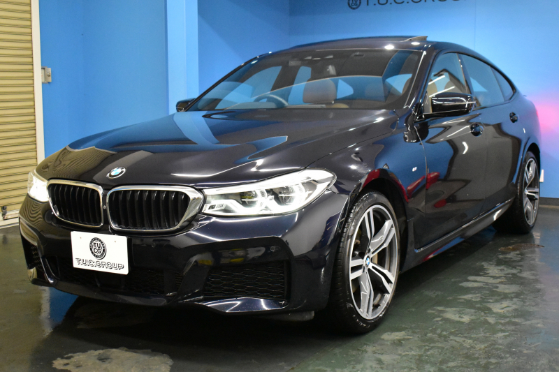 BMW 6シリーズ 623dｸﾞﾗﾝﾂｰﾘｽﾓ Mｽﾎﾟｰﾂ ｱｯﾌﾟｸﾞﾚｰﾄﾞ＆ｺﾝﾌｫｰﾄP ﾊﾟﾉﾗﾏｻﾝﾙｰﾌ ﾋｰﾀｰ&ﾍﾞﾝﾁﾚｰｼｮﾝ＆ﾏｯｻｰｼﾞ付ｺﾆｬｯｸ革 Apple Car Play 全面液晶ﾒｰﾀｰ LEDﾍｯﾄﾞﾗｲﾄ  ACC ﾊｰﾏﾝｶｰﾄﾞﾝｻｳﾝﾄﾞ  HUD LCW 20AW  ﾀｯﾁﾊﾟﾈﾙﾅﾋﾞ全周囲ｶﾒ 電動Rｹﾞｰﾄ 2年保証