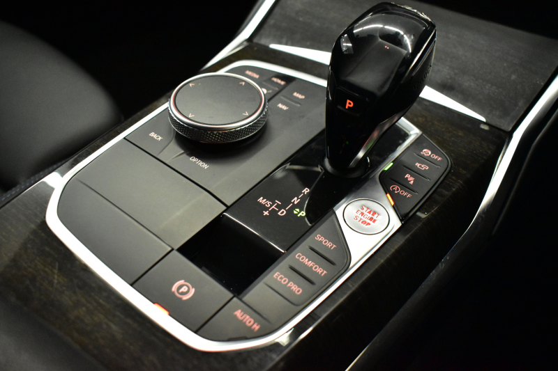 BMW 3シリーズ 330i Mｽﾎﾟｰﾂ 高出力ﾓﾃﾞﾙ ﾃﾞﾋﾞｭｰ&ｺﾝﾌｫｰﾄP ﾋｰﾀｰ付黒革 全周囲ｶﾒﾗ ACC 19AW Mｽﾎﾟｰﾂﾌﾞﾚｰｷ LEDﾍｯﾄﾞﾗｲﾄ ﾗｲﾌﾞｺｯｸﾋﾟｯﾄ ﾀｯﾁﾊﾟﾈﾙHDDﾅﾋﾞ ｱｯﾌﾟﾙｶｰﾌﾟﾚｲ ｳｯﾄﾞｲﾝﾃﾘｱ 電動ﾄﾗﾝｸ 2年保証