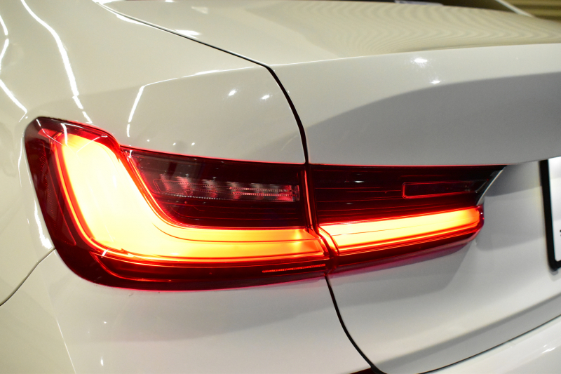 BMW 3シリーズ 330i Mｽﾎﾟｰﾂ 高出力ﾓﾃﾞﾙ ﾃﾞﾋﾞｭｰ&ｺﾝﾌｫｰﾄP ﾋｰﾀｰ付黒革 全周囲ｶﾒﾗ ACC 19AW Mｽﾎﾟｰﾂﾌﾞﾚｰｷ LEDﾍｯﾄﾞﾗｲﾄ ﾗｲﾌﾞｺｯｸﾋﾟｯﾄ ﾀｯﾁﾊﾟﾈﾙHDDﾅﾋﾞ ｱｯﾌﾟﾙｶｰﾌﾟﾚｲ ｳｯﾄﾞｲﾝﾃﾘｱ 電動ﾄﾗﾝｸ 2年保証