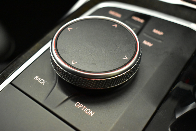 BMW 3シリーズ 330i Mｽﾎﾟｰﾂ 高出力ﾓﾃﾞﾙ ﾃﾞﾋﾞｭｰ&ｺﾝﾌｫｰﾄP ﾋｰﾀｰ付黒革 全周囲ｶﾒﾗ ACC 19AW Mｽﾎﾟｰﾂﾌﾞﾚｰｷ LEDﾍｯﾄﾞﾗｲﾄ ﾗｲﾌﾞｺｯｸﾋﾟｯﾄ ﾀｯﾁﾊﾟﾈﾙHDDﾅﾋﾞ ｱｯﾌﾟﾙｶｰﾌﾟﾚｲ ｳｯﾄﾞｲﾝﾃﾘｱ 電動ﾄﾗﾝｸ 2年保証