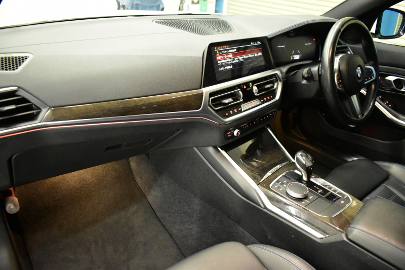 BMW 3シリーズ 330i Mｽﾎﾟｰﾂ 高出力ﾓﾃﾞﾙ ﾃﾞﾋﾞｭｰ&ｺﾝﾌｫｰﾄP ﾋｰﾀｰ付黒革 全周囲ｶﾒﾗ ACC 19AW Mｽﾎﾟｰﾂﾌﾞﾚｰｷ LEDﾍｯﾄﾞﾗｲﾄ ﾗｲﾌﾞｺｯｸﾋﾟｯﾄ ﾀｯﾁﾊﾟﾈﾙHDDﾅﾋﾞ ｱｯﾌﾟﾙｶｰﾌﾟﾚｲ ｳｯﾄﾞｲﾝﾃﾘｱ 電動ﾄﾗﾝｸ 2年保証