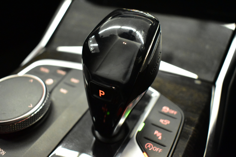 BMW 3シリーズ 330i Mｽﾎﾟｰﾂ 高出力ﾓﾃﾞﾙ ﾃﾞﾋﾞｭｰ&ｺﾝﾌｫｰﾄP ﾋｰﾀｰ付黒革 全周囲ｶﾒﾗ ACC 19AW Mｽﾎﾟｰﾂﾌﾞﾚｰｷ LEDﾍｯﾄﾞﾗｲﾄ ﾗｲﾌﾞｺｯｸﾋﾟｯﾄ ﾀｯﾁﾊﾟﾈﾙHDDﾅﾋﾞ ｱｯﾌﾟﾙｶｰﾌﾟﾚｲ ｳｯﾄﾞｲﾝﾃﾘｱ 電動ﾄﾗﾝｸ 2年保証