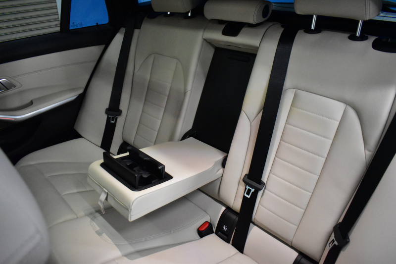 BMW 3シリーズ M340i Xﾄﾞﾗｲﾌﾞ ﾂｰﾘﾝｸﾞ ｲﾉﾍﾞｰｼｮﾝP ﾊﾟﾉﾗﾏｻﾝﾙｰﾌ ﾋｰﾀｰ付白革 追従ACC HUD ﾚｰｻﾞｰLEDﾗｲﾄ ｼﾞｪｽﾁｬｰC付ﾀｯﾁﾊﾟﾈﾙﾅﾋﾞ全周囲ｶﾒﾗ ﾊｰﾏﾝｶｰﾄﾞﾝ 車線変更&逸脱警告 衝突軽減B 電動Rｹﾞｰﾄ 2年保証