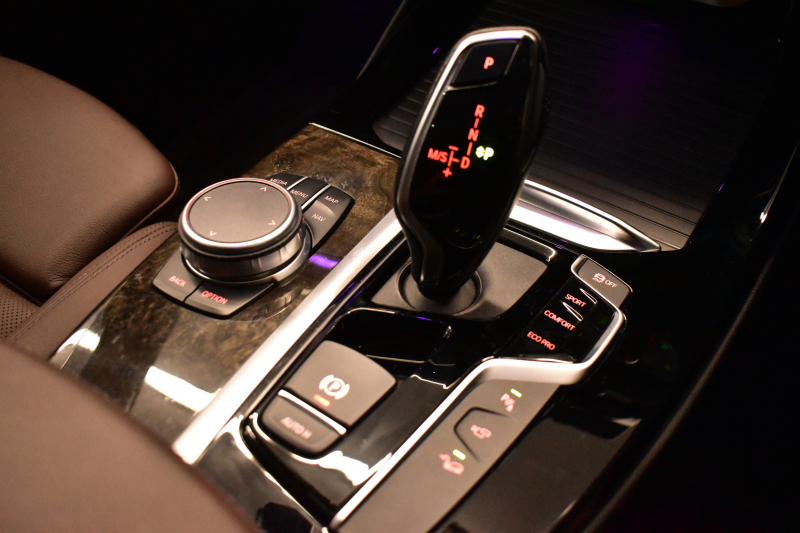 BMW X3 Xﾄﾞﾗｲﾌﾞ20d Mｽﾎﾟｰﾂ ｾﾚｸﾄ&ﾊｲﾗｲﾝP ﾊﾟﾉﾗﾏｻﾝR 型式変更後ﾓﾃﾞﾙ（UZ20） ﾗｲﾌﾞｺｯｸﾋﾟｯﾄ  20AW 前席ﾍﾞﾝﾁﾚｰｼｮﾝ LEDﾍｯﾄﾞﾗｲﾄ 追従ACC HUD 全席ﾋｰﾀｰ付茶革 LCW ﾀｯﾁﾊﾟﾈﾙﾅﾋﾞﾌﾙｾｸﾞ全周囲ｶﾒﾗ3Dﾋﾞｭｰ ﾜｲﾔﾚｽ充電  2年保証