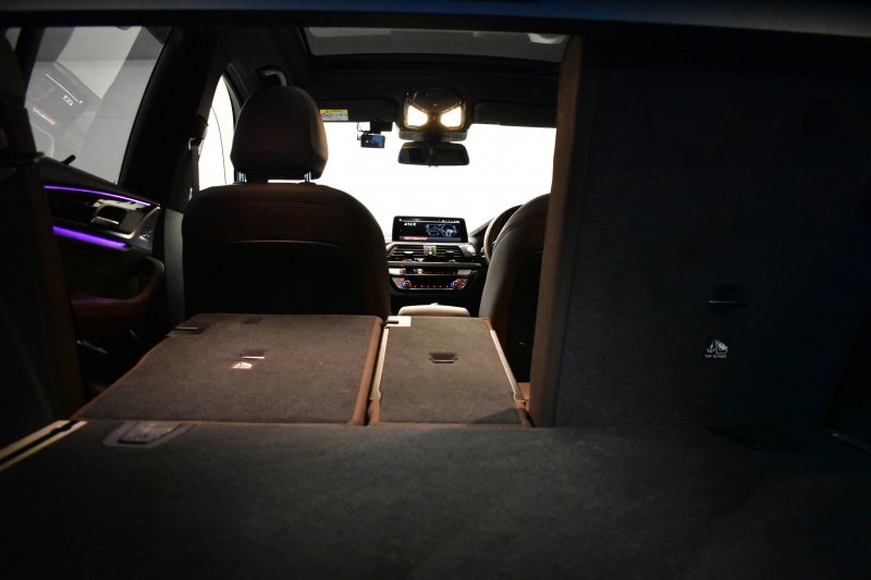 BMW X3 Xﾄﾞﾗｲﾌﾞ20d Mｽﾎﾟｰﾂ ｾﾚｸﾄ&ﾊｲﾗｲﾝP ﾊﾟﾉﾗﾏｻﾝR 型式変更後ﾓﾃﾞﾙ（UZ20） ﾗｲﾌﾞｺｯｸﾋﾟｯﾄ  20AW 前席ﾍﾞﾝﾁﾚｰｼｮﾝ LEDﾍｯﾄﾞﾗｲﾄ 追従ACC HUD 全席ﾋｰﾀｰ付茶革 LCW ﾀｯﾁﾊﾟﾈﾙﾅﾋﾞﾌﾙｾｸﾞ全周囲ｶﾒﾗ3Dﾋﾞｭｰ ﾜｲﾔﾚｽ充電  2年保証