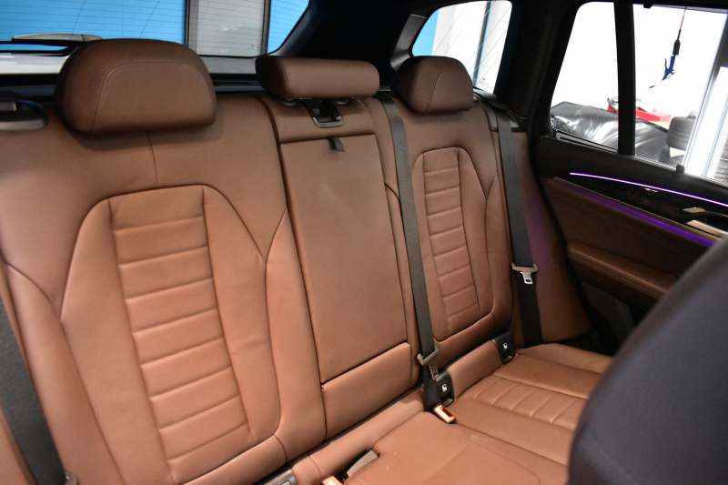 BMW X3 Xﾄﾞﾗｲﾌﾞ20d Mｽﾎﾟｰﾂ ｾﾚｸﾄ&ﾊｲﾗｲﾝP ﾊﾟﾉﾗﾏｻﾝR 型式変更後ﾓﾃﾞﾙ（UZ20） ﾗｲﾌﾞｺｯｸﾋﾟｯﾄ  20AW 前席ﾍﾞﾝﾁﾚｰｼｮﾝ LEDﾍｯﾄﾞﾗｲﾄ 追従ACC HUD 全席ﾋｰﾀｰ付茶革 LCW ﾀｯﾁﾊﾟﾈﾙﾅﾋﾞﾌﾙｾｸﾞ全周囲ｶﾒﾗ3Dﾋﾞｭｰ ﾜｲﾔﾚｽ充電  2年保証