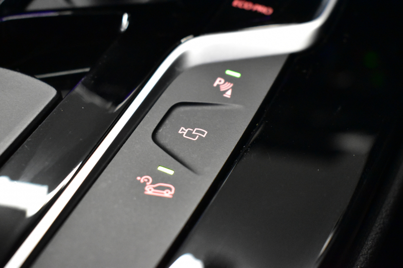 BMW X3 Xﾄﾞﾗｲﾌﾞ20d Mｽﾎﾟｰﾂ ｾﾚｸﾄ&ﾊｲﾗｲﾝP ﾊﾟﾉﾗﾏｻﾝR 型式変更後ﾓﾃﾞﾙ（UZ20） ﾗｲﾌﾞｺｯｸﾋﾟｯﾄ  20AW 前席ﾍﾞﾝﾁﾚｰｼｮﾝ LEDﾍｯﾄﾞﾗｲﾄ 追従ACC HUD 全席ﾋｰﾀｰ付茶革 LCW ﾀｯﾁﾊﾟﾈﾙﾅﾋﾞﾌﾙｾｸﾞ全周囲ｶﾒﾗ3Dﾋﾞｭｰ ﾜｲﾔﾚｽ充電  2年保証