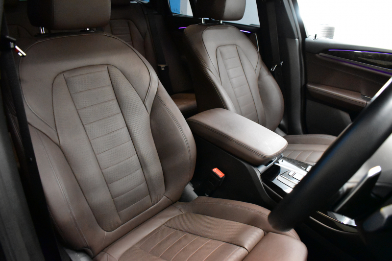 BMW X3 Xﾄﾞﾗｲﾌﾞ20d Mｽﾎﾟｰﾂ ｾﾚｸﾄ&ﾊｲﾗｲﾝP ﾊﾟﾉﾗﾏｻﾝR 型式変更後ﾓﾃﾞﾙ（UZ20） ﾗｲﾌﾞｺｯｸﾋﾟｯﾄ  20AW 前席ﾍﾞﾝﾁﾚｰｼｮﾝ LEDﾍｯﾄﾞﾗｲﾄ 追従ACC HUD 全席ﾋｰﾀｰ付茶革 LCW ﾀｯﾁﾊﾟﾈﾙﾅﾋﾞﾌﾙｾｸﾞ全周囲ｶﾒﾗ3Dﾋﾞｭｰ ﾜｲﾔﾚｽ充電  2年保証