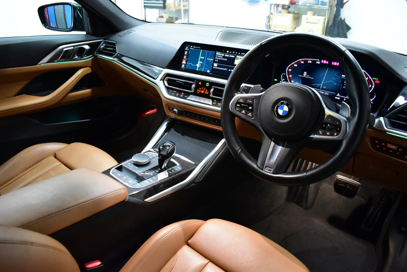 BMW 4シリーズ 420i ｶﾌﾞﾘｵﾚ Mｽﾎﾟｰﾂ ｺﾝﾌｫｰﾄP 1ｵｰﾅｰ ﾋｰﾀｰ付ｺﾆｬｯｸ革 ｴｱｶﾗｰ 全周囲ｶﾒﾗ LEDﾍｯﾄﾞ ACC LCW ﾗｲﾌﾞｺｯｸﾋﾟｯﾄﾀｯﾁﾊﾟﾈﾙﾅﾋﾞPｱｼｽﾄ Apple Car Play 19AW ｳｯﾄﾞｲﾝﾃﾘｱ ｳｲﾝﾄﾞﾘﾌﾚｸﾀｰ ｽﾏｰﾄｷｰ 2年保証