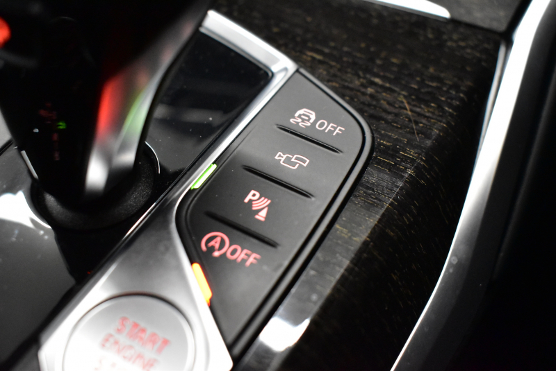 BMW 3シリーズ 330i Mｽﾎﾟｰﾂ 高出力ﾓﾃﾞﾙ  ｲﾉﾍﾞｰｼｮﾝ&ﾌｧｽﾄﾄﾗｯｸ＆ｻｳﾝﾄﾞ＆ﾊｲﾗｲﾝ＆ｺﾝﾌｫｰﾄP ﾋｰﾀｰ付黒革 ACC HUD 可変Mｻｽ 19AW Mｽﾎﾟｰﾂﾌﾞﾚｰｷ ﾗｲﾌﾞｺｯｸﾋﾟｯﾄ ｼﾞｪｽﾁｬｰC付ﾀｯﾁﾊﾟﾈﾙﾅﾋﾞ全周囲ｶﾒﾗ ｱｯﾌﾟﾙｶｰﾌﾟﾚｲ 電動ﾄﾗﾝｸ 2年保証