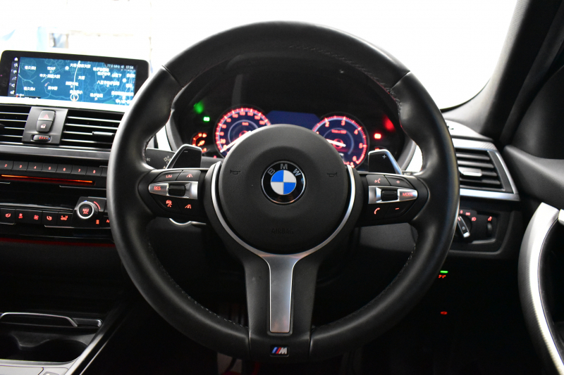 BMW 3シリーズ 320dﾂｰﾘﾝｸﾞ Mｽﾎﾟｰﾂｴﾃﾞｨｼｮﾝｼｬﾄﾞｰ LCI後期限定 ﾋｰﾀｰ付黒革 専用ﾀﾞｰｸLEDﾍｯﾄﾞﾗｲﾄ&ﾃｰﾙ 液晶ﾒｰﾀｰ 追従ACC ﾀｯﾁﾊﾟﾈﾙHDDﾅﾋﾞ 車線変更&逸脱&歩行者警告 衝突軽減ﾌﾞﾚｰｷ  19AW 電動Rｹﾞｰﾄ 前後PDC Bｶﾒﾗ  2年保証