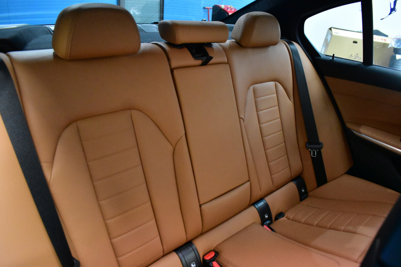 BMW 3シリーズ M340i Xﾄﾞﾗｲﾌﾞ ﾋｰﾀｰ付茶革Mｽﾎﾟｰﾂｼｰﾄ ｲﾉﾍﾞｰｼｮﾝP 全周囲ｶﾒﾗ 電動ﾄﾗﾝｸ ﾚｰｻﾞｰLEDﾗｲﾄ ACC HUD 可変Mｻｽ 19AW Mｽﾎﾟｰﾂﾌﾞﾚｰｷ&ﾃﾞﾌ ｼﾞｪｽﾁｬｰC付ﾀｯﾁﾊﾟﾈﾙﾅﾋﾞﾊｰﾏﾝｶｰﾄﾞﾝ ﾜｲﾔﾚｽ充電 側面衝突&車線変更&逸脱警告 2年保証