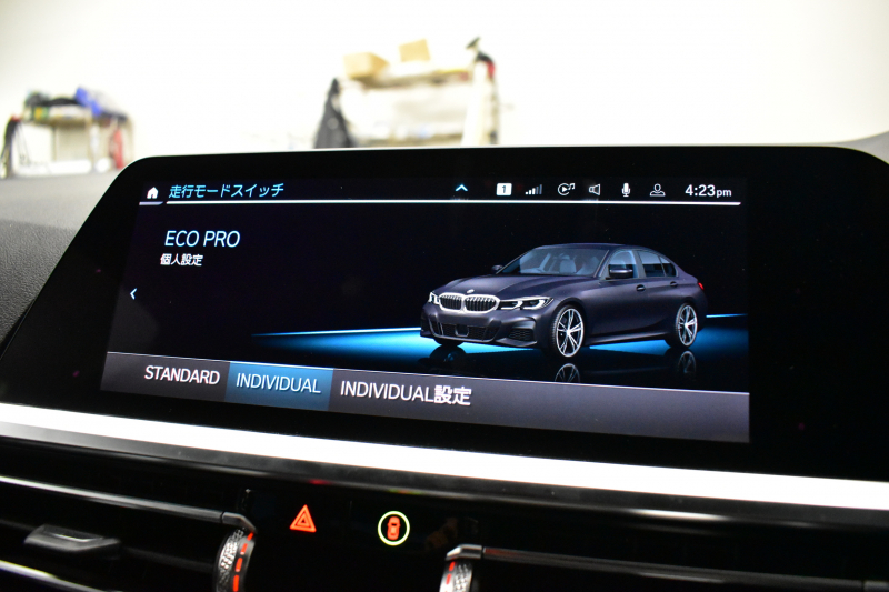 BMW 3シリーズ 320i Mｽﾎﾟｰﾂ ﾃﾞﾋﾞｭｰ&ｺﾝﾌｫｰﾄP ﾋｰﾀｰ付黒革 追従ACC  HUD  LCW 19AW 衝突軽減B 車線逸脱&歩行者警告 ﾗｲﾌﾞｺｯｸﾋﾟｯﾄ ｱｯﾌﾟﾙｶｰﾌﾟﾚｲ Bｶﾒﾗ 電動ﾄﾗﾝｸ ﾜｲﾔﾚｽ充電 社外ﾌﾙｾｸﾞ  ｳｯﾄﾞｲﾝﾃﾘｱ 2年保証