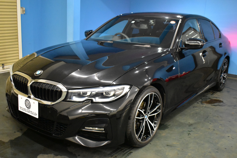 BMW 3シリーズ 320i Mｽﾎﾟｰﾂ ﾃﾞﾋﾞｭｰ&ｺﾝﾌｫｰﾄP ﾋｰﾀｰ付黒革 追従ACC  HUD  LCW 19AW 衝突軽減B 車線逸脱&歩行者警告 ﾗｲﾌﾞｺｯｸﾋﾟｯﾄ ｱｯﾌﾟﾙｶｰﾌﾟﾚｲ Bｶﾒﾗ 電動ﾄﾗﾝｸ ﾜｲﾔﾚｽ充電 社外ﾌﾙｾｸﾞ  ｳｯﾄﾞｲﾝﾃﾘｱ 2年保証