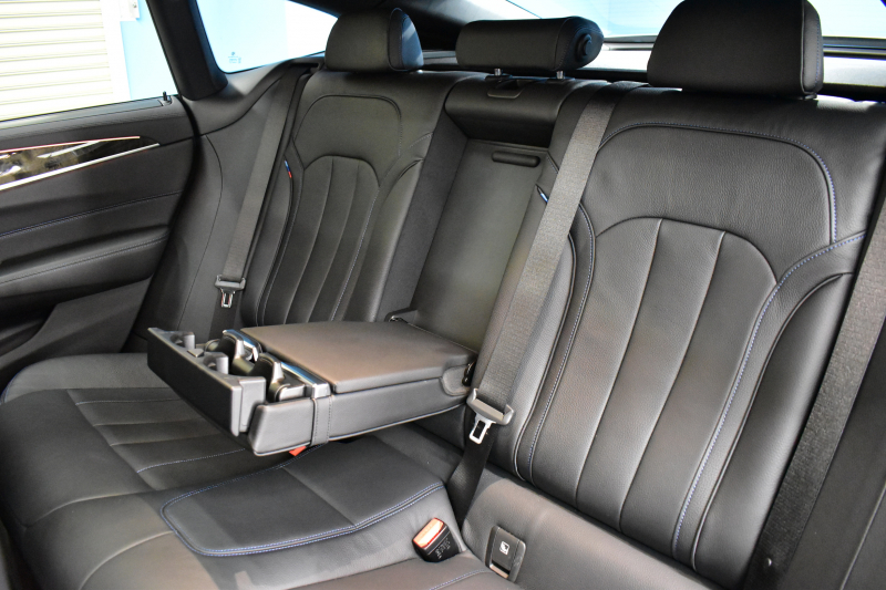 BMW 6シリーズ 630iｸﾞﾗﾝﾂｰﾘｽﾓ Mｽﾎﾟｰﾂ ﾊﾟﾉﾗﾏｻﾝﾙｰﾌ 全席ﾋｰﾀｰ付黒革 全面液晶ﾒｰﾀｰ ﾊｰﾏﾝｶｰﾄﾞﾝ 4ｿﾞｰﾝAC LEDﾍｯﾄﾞﾗｲﾄ 追従ACC HUD 衝突軽減ﾌﾞﾚｰｷ 車線変更&逸脱&歩行者警告 ﾀｯﾁﾊﾟﾈﾙﾅﾋﾞ全周囲ｶﾒﾗ3Dﾋﾞｭｰ 電動Rｹﾞｰﾄ 2年保証