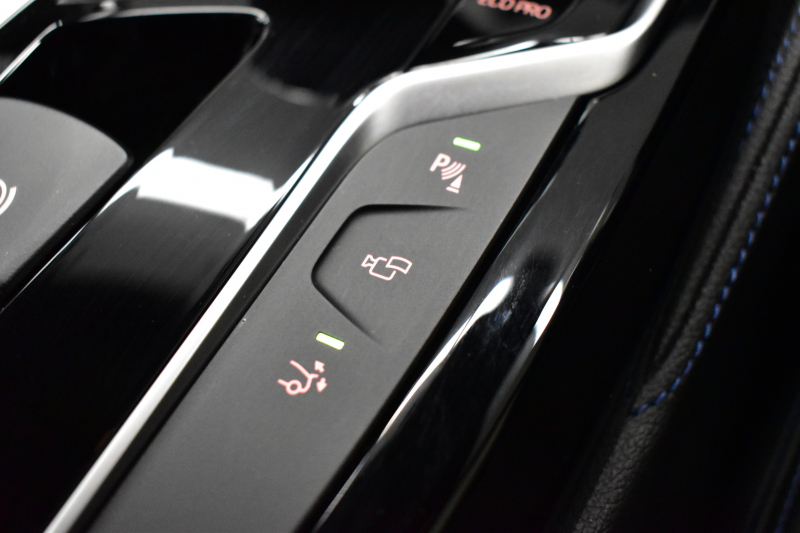 BMW 6シリーズ 630iｸﾞﾗﾝﾂｰﾘｽﾓ Mｽﾎﾟｰﾂ ﾊﾟﾉﾗﾏｻﾝﾙｰﾌ 全席ﾋｰﾀｰ付黒革 全面液晶ﾒｰﾀｰ ﾊｰﾏﾝｶｰﾄﾞﾝ 4ｿﾞｰﾝAC LEDﾍｯﾄﾞﾗｲﾄ 追従ACC HUD 衝突軽減ﾌﾞﾚｰｷ 車線変更&逸脱&歩行者警告 ﾀｯﾁﾊﾟﾈﾙﾅﾋﾞ全周囲ｶﾒﾗ3Dﾋﾞｭｰ 電動Rｹﾞｰﾄ 2年保証