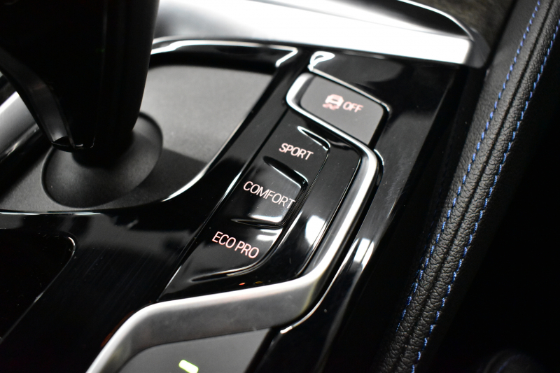 BMW 6シリーズ 630iｸﾞﾗﾝﾂｰﾘｽﾓ Mｽﾎﾟｰﾂ ﾊﾟﾉﾗﾏｻﾝﾙｰﾌ 全席ﾋｰﾀｰ付黒革 全面液晶ﾒｰﾀｰ ﾊｰﾏﾝｶｰﾄﾞﾝ 4ｿﾞｰﾝAC LEDﾍｯﾄﾞﾗｲﾄ 追従ACC HUD 衝突軽減ﾌﾞﾚｰｷ 車線変更&逸脱&歩行者警告 ﾀｯﾁﾊﾟﾈﾙﾅﾋﾞ全周囲ｶﾒﾗ3Dﾋﾞｭｰ 電動Rｹﾞｰﾄ 2年保証