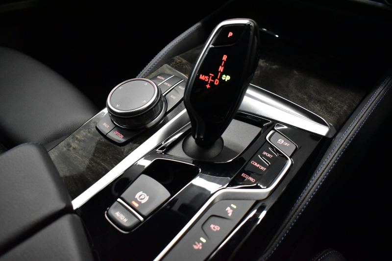 BMW 6シリーズ 630iｸﾞﾗﾝﾂｰﾘｽﾓ Mｽﾎﾟｰﾂ ﾊﾟﾉﾗﾏｻﾝﾙｰﾌ 全席ﾋｰﾀｰ付黒革 全面液晶ﾒｰﾀｰ ﾊｰﾏﾝｶｰﾄﾞﾝ 4ｿﾞｰﾝAC LEDﾍｯﾄﾞﾗｲﾄ 追従ACC HUD 衝突軽減ﾌﾞﾚｰｷ 車線変更&逸脱&歩行者警告 ﾀｯﾁﾊﾟﾈﾙﾅﾋﾞ全周囲ｶﾒﾗ3Dﾋﾞｭｰ 電動Rｹﾞｰﾄ 2年保証