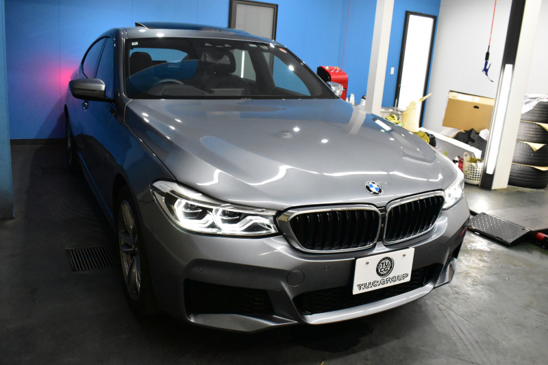 BMW 6シリーズ 630iｸﾞﾗﾝﾂｰﾘｽﾓ Mｽﾎﾟｰﾂ ﾊﾟﾉﾗﾏｻﾝﾙｰﾌ 全席ﾋｰﾀｰ付黒革 全面液晶ﾒｰﾀｰ ﾊｰﾏﾝｶｰﾄﾞﾝ 4ｿﾞｰﾝAC LEDﾍｯﾄﾞﾗｲﾄ 追従ACC HUD 衝突軽減ﾌﾞﾚｰｷ 車線変更&逸脱&歩行者警告 ﾀｯﾁﾊﾟﾈﾙﾅﾋﾞ全周囲ｶﾒﾗ3Dﾋﾞｭｰ 電動Rｹﾞｰﾄ 2年保証