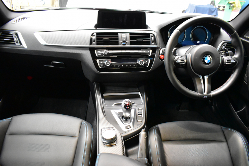 BMW Mシリーズ M2 ｺﾝﾍﾟﾃｨｼｮﾝ MDCT 7速DCT LCI後期  ﾊｰﾏﾝｶｰﾄﾞﾝ 専用410馬力ｴﾝｼﾞﾝ LEDﾍｯﾄﾞﾗｲﾄ&ﾃｰﾙ ﾋｰﾀｰ付黒革 ﾀｯﾁﾊﾟﾈﾙHDDﾅﾋﾞBｶﾒﾗ 19AW 衝突軽減ﾌﾞﾚｰｷ 車線逸脱＆歩行者警告  Mｼｰﾄﾍﾞﾙﾄ 2年保証