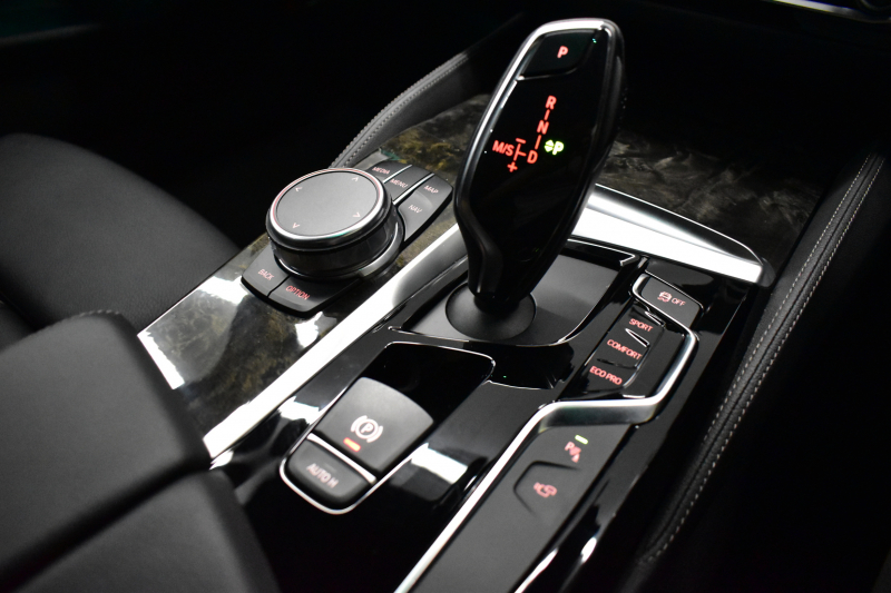 BMW 5シリーズ 523iﾂｰﾘﾝｸﾞ Mｽﾎﾟｰﾂ ｲﾉﾍﾞｰｼｮﾝ&ﾊｲﾗｲﾝP 全席ﾋｰﾀｰ付黒革 ｼﾞｪｽﾁｬｰC付ﾀｯﾁﾊﾟﾈﾙHDDﾅﾋﾞ 全周囲ｶﾒﾗ ﾜｲﾔﾚｽ充電 液晶ﾒｰﾀｰ 追従ACC HUD ｱﾀﾞﾌﾟﾃｨﾌﾞLEDﾍｯﾄﾞﾗｲﾄ 車線変更&逸脱&歩行者警告 19AW  2年保証