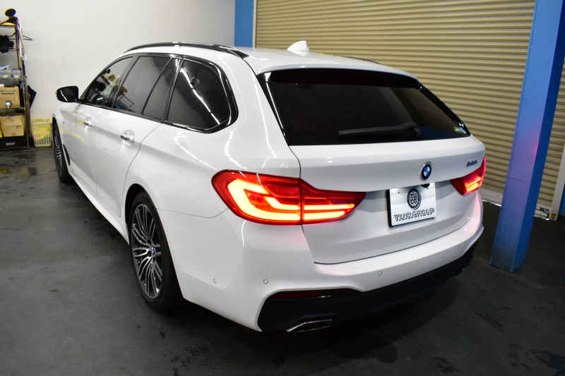 BMW 5シリーズ 523iﾂｰﾘﾝｸﾞ Mｽﾎﾟｰﾂ ｲﾉﾍﾞｰｼｮﾝ&ﾊｲﾗｲﾝP 全席ﾋｰﾀｰ付黒革 ｼﾞｪｽﾁｬｰC付ﾀｯﾁﾊﾟﾈﾙHDDﾅﾋﾞ 全周囲ｶﾒﾗ ﾜｲﾔﾚｽ充電 液晶ﾒｰﾀｰ 追従ACC HUD ｱﾀﾞﾌﾟﾃｨﾌﾞLEDﾍｯﾄﾞﾗｲﾄ 車線変更&逸脱&歩行者警告 19AW  2年保証