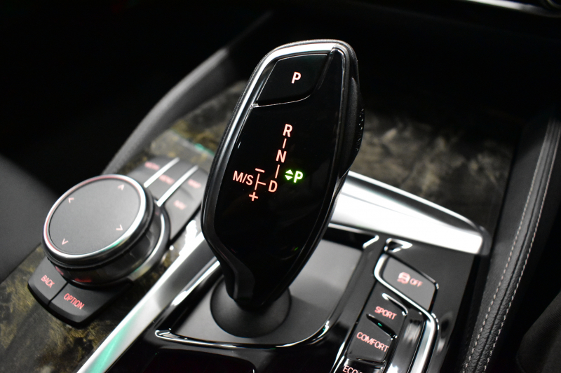 BMW 5シリーズ 523iﾂｰﾘﾝｸﾞ Mｽﾎﾟｰﾂ ｲﾉﾍﾞｰｼｮﾝ&ﾊｲﾗｲﾝP 全席ﾋｰﾀｰ付黒革 ｼﾞｪｽﾁｬｰC付ﾀｯﾁﾊﾟﾈﾙHDDﾅﾋﾞ 全周囲ｶﾒﾗ ﾜｲﾔﾚｽ充電 液晶ﾒｰﾀｰ 追従ACC HUD ｱﾀﾞﾌﾟﾃｨﾌﾞLEDﾍｯﾄﾞﾗｲﾄ 車線変更&逸脱&歩行者警告 19AW  2年保証