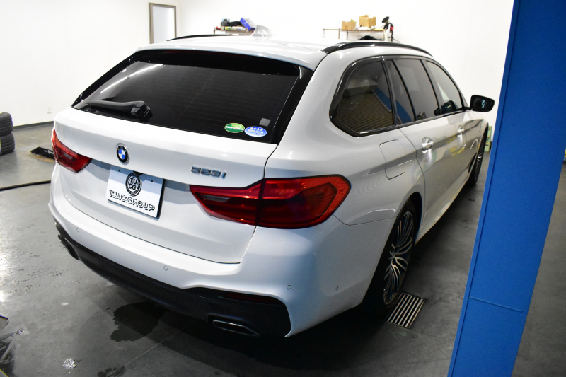 BMW 5シリーズ 523iﾂｰﾘﾝｸﾞ Mｽﾎﾟｰﾂ ｲﾉﾍﾞｰｼｮﾝ&ﾊｲﾗｲﾝP 全席ﾋｰﾀｰ付黒革 ｼﾞｪｽﾁｬｰC付ﾀｯﾁﾊﾟﾈﾙHDDﾅﾋﾞ 全周囲ｶﾒﾗ ﾜｲﾔﾚｽ充電 液晶ﾒｰﾀｰ 追従ACC HUD ｱﾀﾞﾌﾟﾃｨﾌﾞLEDﾍｯﾄﾞﾗｲﾄ 車線変更&逸脱&歩行者警告 19AW  2年保証