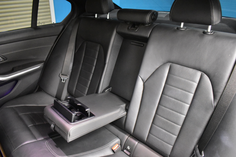 BMW 3シリーズ 330i Mｽﾎﾟｰﾂ 高出力ﾓﾃﾞﾙ ﾌｧｽﾄﾄﾗｯｸ&ﾊｲﾗｲﾝ&ｺﾝﾌｫｰﾄP ﾋｰﾀｰ付黒革 可変Mｻｽ 19AW Mｽﾎﾟｰﾂﾌﾞﾚｰｷ&ﾃﾞﾌ ACC HUD 全周囲ｶﾒﾗ ﾗｲﾌﾞｺｯｸﾋﾟｯﾄ ﾀｯﾁﾊﾟﾈﾙﾅﾋﾞｱｯﾌﾟﾙｶｰﾌﾟﾚｲ 電動ﾄﾗﾝｸ ｳｯﾄﾞｲﾝﾃﾘｱ 2年保証