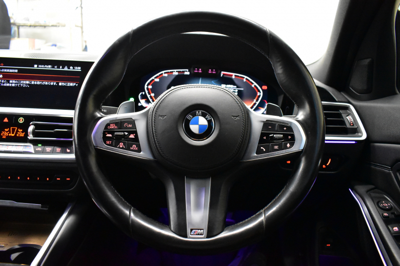 BMW 3シリーズ 330i Mｽﾎﾟｰﾂ 高出力ﾓﾃﾞﾙ ﾌｧｽﾄﾄﾗｯｸ&ﾊｲﾗｲﾝ&ｺﾝﾌｫｰﾄP ﾋｰﾀｰ付黒革 可変Mｻｽ 19AW Mｽﾎﾟｰﾂﾌﾞﾚｰｷ&ﾃﾞﾌ ACC HUD 全周囲ｶﾒﾗ ﾗｲﾌﾞｺｯｸﾋﾟｯﾄ ﾀｯﾁﾊﾟﾈﾙﾅﾋﾞｱｯﾌﾟﾙｶｰﾌﾟﾚｲ 電動ﾄﾗﾝｸ ｳｯﾄﾞｲﾝﾃﾘｱ 2年保証