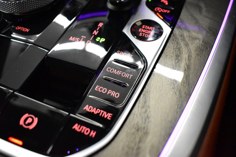 BMW X7 xDrive 35d Mｽﾎﾟｰﾂ  6人乗り ｳｪﾙﾈｽP ｽｶｲﾗｳﾝｼﾞﾊﾟﾉﾗﾏｻﾝR  ﾘｱｼｰﾄｴﾝﾀｰﾃｲﾝﾒﾝﾄ  ﾚｰｻﾞｰLED 全席ﾋｰﾀｰ付茶革 Fﾏｯｻｰｼﾞ&ﾍﾞﾝﾁ ﾊｰﾏﾝｶｰﾄﾞﾝ 22AW  ACC HUD ｼﾙﾊﾞｰｸﾞﾚｰｳｯﾄﾞﾄﾘﾑ ﾗｲﾌﾞｺｸﾋﾟｯﾄ ﾀｯﾁﾊﾟﾈﾙﾅﾋﾞTV全周囲ｶﾒﾗ 2年保証