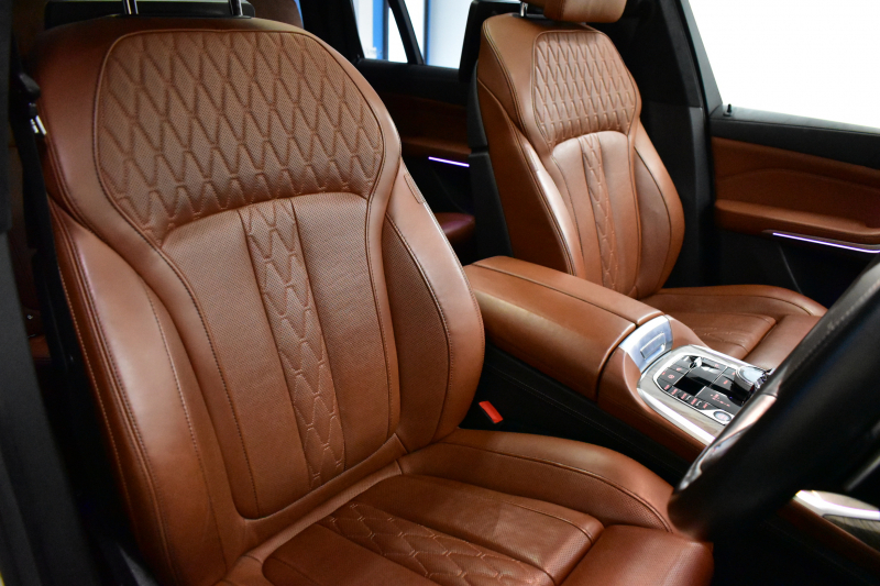 BMW X7 xDrive 35d Mｽﾎﾟｰﾂ  6人乗り ｳｪﾙﾈｽP ｽｶｲﾗｳﾝｼﾞﾊﾟﾉﾗﾏｻﾝR  ﾘｱｼｰﾄｴﾝﾀｰﾃｲﾝﾒﾝﾄ  ﾚｰｻﾞｰLED 全席ﾋｰﾀｰ付茶革 Fﾏｯｻｰｼﾞ&ﾍﾞﾝﾁ ﾊｰﾏﾝｶｰﾄﾞﾝ 22AW  ACC HUD ｼﾙﾊﾞｰｸﾞﾚｰｳｯﾄﾞﾄﾘﾑ ﾗｲﾌﾞｺｸﾋﾟｯﾄ ﾀｯﾁﾊﾟﾈﾙﾅﾋﾞTV全周囲ｶﾒﾗ 2年保証