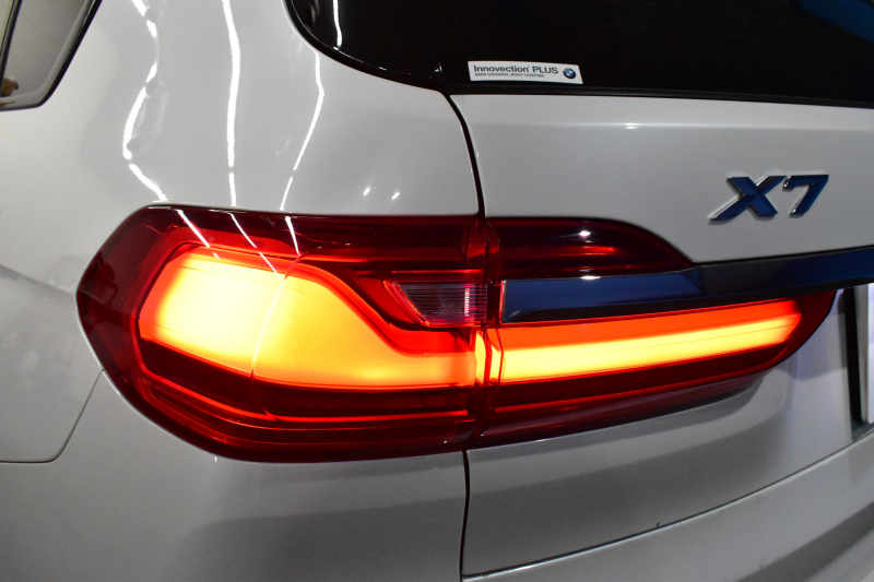 BMW X7 xDrive 35d Mｽﾎﾟｰﾂ  6人乗り ｳｪﾙﾈｽP ｽｶｲﾗｳﾝｼﾞﾊﾟﾉﾗﾏｻﾝR  ﾘｱｼｰﾄｴﾝﾀｰﾃｲﾝﾒﾝﾄ  ﾚｰｻﾞｰLED 全席ﾋｰﾀｰ付茶革 Fﾏｯｻｰｼﾞ&ﾍﾞﾝﾁ ﾊｰﾏﾝｶｰﾄﾞﾝ 22AW  ACC HUD ｼﾙﾊﾞｰｸﾞﾚｰｳｯﾄﾞﾄﾘﾑ ﾗｲﾌﾞｺｸﾋﾟｯﾄ ﾀｯﾁﾊﾟﾈﾙﾅﾋﾞTV全周囲ｶﾒﾗ 2年保証