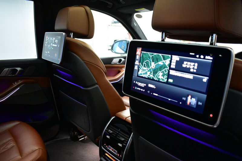 BMW X7 xDrive 35d Mｽﾎﾟｰﾂ  6人乗り ｳｪﾙﾈｽP ｽｶｲﾗｳﾝｼﾞﾊﾟﾉﾗﾏｻﾝR  ﾘｱｼｰﾄｴﾝﾀｰﾃｲﾝﾒﾝﾄ  ﾚｰｻﾞｰLED 全席ﾋｰﾀｰ付茶革 Fﾏｯｻｰｼﾞ&ﾍﾞﾝﾁ ﾊｰﾏﾝｶｰﾄﾞﾝ 22AW  ACC HUD ｼﾙﾊﾞｰｸﾞﾚｰｳｯﾄﾞﾄﾘﾑ ﾗｲﾌﾞｺｸﾋﾟｯﾄ ﾀｯﾁﾊﾟﾈﾙﾅﾋﾞTV全周囲ｶﾒﾗ 2年保証