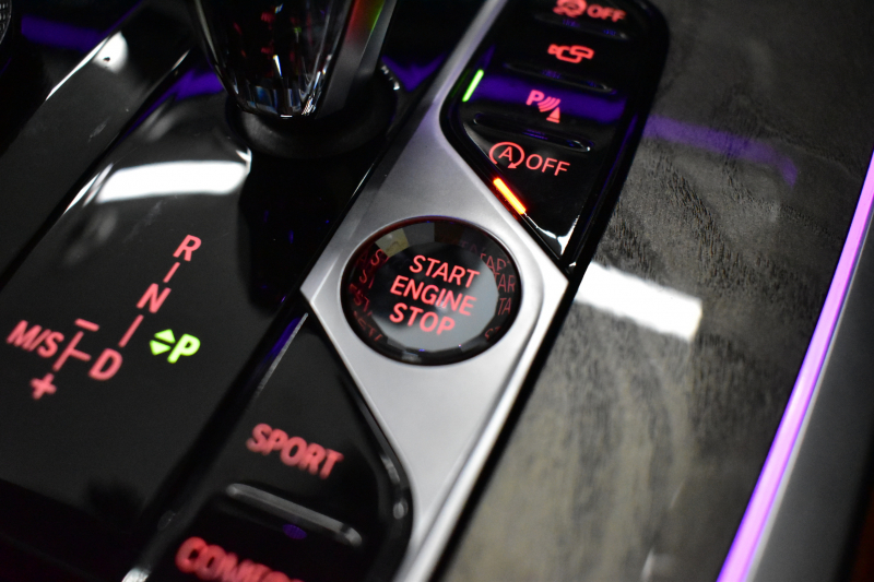 BMW X7 xDrive 35d Mｽﾎﾟｰﾂ  6人乗り ｳｪﾙﾈｽP ｽｶｲﾗｳﾝｼﾞﾊﾟﾉﾗﾏｻﾝR  ﾘｱｼｰﾄｴﾝﾀｰﾃｲﾝﾒﾝﾄ  ﾚｰｻﾞｰLED 全席ﾋｰﾀｰ付茶革 Fﾏｯｻｰｼﾞ&ﾍﾞﾝﾁ ﾊｰﾏﾝｶｰﾄﾞﾝ 22AW  ACC HUD ｼﾙﾊﾞｰｸﾞﾚｰｳｯﾄﾞﾄﾘﾑ ﾗｲﾌﾞｺｸﾋﾟｯﾄ ﾀｯﾁﾊﾟﾈﾙﾅﾋﾞTV全周囲ｶﾒﾗ 2年保証