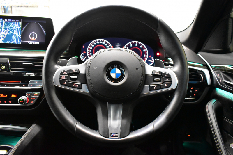 BMW 5シリーズ 530i Mｽﾎﾟｰﾂ ﾊｲﾗｲﾝP 型式変更後（JR20） 高出力ﾓﾃﾞﾙ 全面液晶ﾒｰﾀｰ  全席ﾋｰﾀｰ付黒革 LEDﾍｯﾄﾞﾗｲﾄ 追従ACC HUD Mｽﾎﾟｰﾂﾌﾞﾚｰｷ 19AW 車線変更警告 ﾀｯﾁﾊﾟﾈﾙ対応iﾄﾞﾗｲﾌﾞHDDﾅﾋﾞﾌﾙｾｸﾞ全周囲ｶﾒﾗ 3Dﾋﾞｭｰ 電動ﾄﾗﾝｸ 2年保証