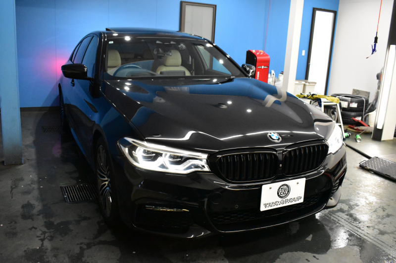 BMW 5シリーズ 523i Mｽﾎﾟｰﾂ ｻﾝﾙｰﾌ ｲﾉﾍﾞｰｼｮﾝ&ﾊｲﾗｲﾝP ｱﾀﾞﾌﾟﾃｨﾌﾞLEDﾍｯﾄﾞﾗｲﾄ 全席ﾋｰﾀｰ付白革 追従ACC HUD ｼﾞｪｽﾁｬｰC付ﾀｯﾁﾊﾟﾈﾙHDDﾅﾋﾞ全周囲ｶﾒﾗ ﾜｲﾔﾚｽ充電 車線変更&逸脱&歩行者警告 Pｱｼｽﾄ 液晶ﾒｰﾀｰ 19AW 2年保証