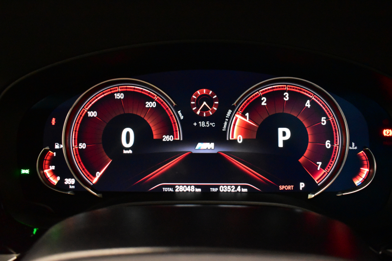 BMW 5シリーズ 523i Mｽﾎﾟｰﾂ ｻﾝﾙｰﾌ ｲﾉﾍﾞｰｼｮﾝ&ﾊｲﾗｲﾝP ｱﾀﾞﾌﾟﾃｨﾌﾞLEDﾍｯﾄﾞﾗｲﾄ 全席ﾋｰﾀｰ付白革 追従ACC HUD ｼﾞｪｽﾁｬｰC付ﾀｯﾁﾊﾟﾈﾙHDDﾅﾋﾞ全周囲ｶﾒﾗ ﾜｲﾔﾚｽ充電 車線変更&逸脱&歩行者警告 Pｱｼｽﾄ 液晶ﾒｰﾀｰ 19AW 2年保証