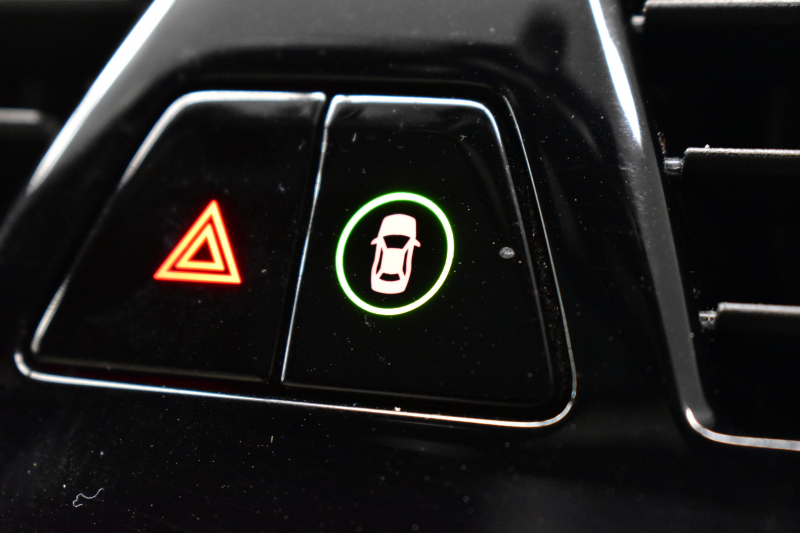 BMW 5シリーズ 523i Mｽﾎﾟｰﾂ ｻﾝﾙｰﾌ ｲﾉﾍﾞｰｼｮﾝ&ﾊｲﾗｲﾝP ｱﾀﾞﾌﾟﾃｨﾌﾞLEDﾍｯﾄﾞﾗｲﾄ 全席ﾋｰﾀｰ付白革 追従ACC HUD ｼﾞｪｽﾁｬｰC付ﾀｯﾁﾊﾟﾈﾙHDDﾅﾋﾞ全周囲ｶﾒﾗ ﾜｲﾔﾚｽ充電 車線変更&逸脱&歩行者警告 Pｱｼｽﾄ 液晶ﾒｰﾀｰ 19AW 2年保証