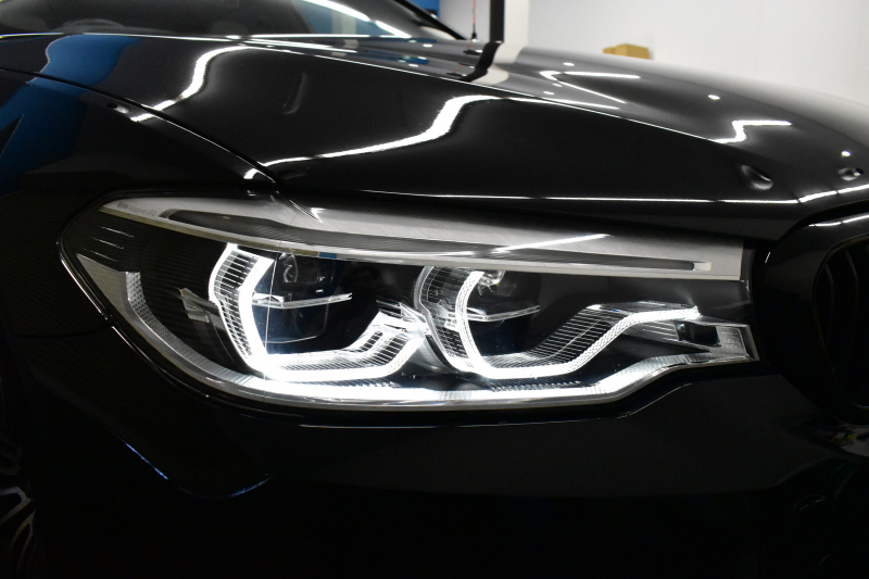 BMW 5シリーズ 523i Mｽﾎﾟｰﾂ ｻﾝﾙｰﾌ ｲﾉﾍﾞｰｼｮﾝ&ﾊｲﾗｲﾝP ｱﾀﾞﾌﾟﾃｨﾌﾞLEDﾍｯﾄﾞﾗｲﾄ 全席ﾋｰﾀｰ付白革 追従ACC HUD ｼﾞｪｽﾁｬｰC付ﾀｯﾁﾊﾟﾈﾙHDDﾅﾋﾞ全周囲ｶﾒﾗ ﾜｲﾔﾚｽ充電 車線変更&逸脱&歩行者警告 Pｱｼｽﾄ 液晶ﾒｰﾀｰ 19AW 2年保証