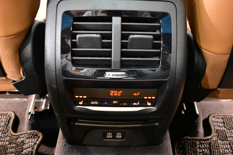 BMW X3 Xﾄﾞﾗｲﾌﾞ20d Mｽﾎﾟｰﾂ ｾﾚｸﾄ&ﾊｲﾗｲﾝP ﾊﾟﾉﾗﾏｻﾝR 型式変更後ﾓﾃﾞﾙ（UZ20） harman/kardon ﾗｲﾌﾞｺｯｸﾋﾟｯﾄ  20AW LEDﾍｯﾄﾞﾗｲﾄ 追従ACC HUD 全席ﾋｰﾀｰ付茶革 LCW ﾀｯﾁﾊﾟﾈﾙﾅﾋﾞﾌﾙｾｸﾞ全周囲ｶﾒﾗ3Dﾋﾞｭｰ  電動Rｹﾞｰﾄ ﾜｲﾔﾚｽ充電  2年保証