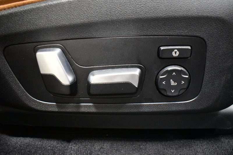 BMW X3 Xﾄﾞﾗｲﾌﾞ20d Mｽﾎﾟｰﾂ ｾﾚｸﾄ&ﾊｲﾗｲﾝP ﾊﾟﾉﾗﾏｻﾝR 型式変更後ﾓﾃﾞﾙ（UZ20） harman/kardon ﾗｲﾌﾞｺｯｸﾋﾟｯﾄ  20AW LEDﾍｯﾄﾞﾗｲﾄ 追従ACC HUD 全席ﾋｰﾀｰ付茶革 LCW ﾀｯﾁﾊﾟﾈﾙﾅﾋﾞﾌﾙｾｸﾞ全周囲ｶﾒﾗ3Dﾋﾞｭｰ  電動Rｹﾞｰﾄ ﾜｲﾔﾚｽ充電  2年保証